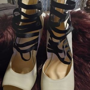 Nine West Cream/Ivory Heels
